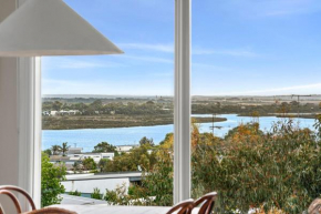 Coastal Beach House with Panoramic Views and Stunning Sunsets, Ocean Grove